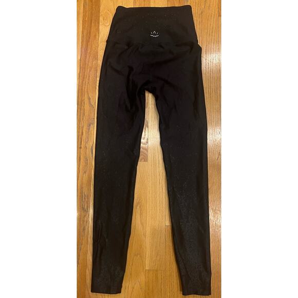 Beyond Yoga Women's  High Waisted Shimmer Black Midi Leggings Small Athleisure - Picture 2 of 8